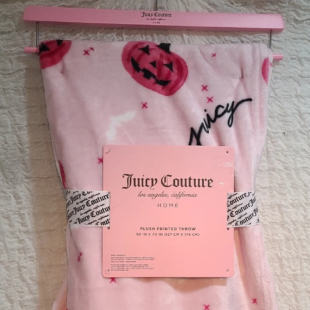 Juicy Couture Throw Blanket Pumpkin And Bats Plush Limited Edition NWT - Picture 5 of 7